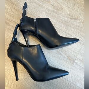 Fendi sz39 black leather and croc tail booties, great condition